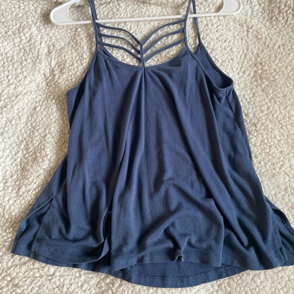 GORGEOUS cage neck tank🎉🎉